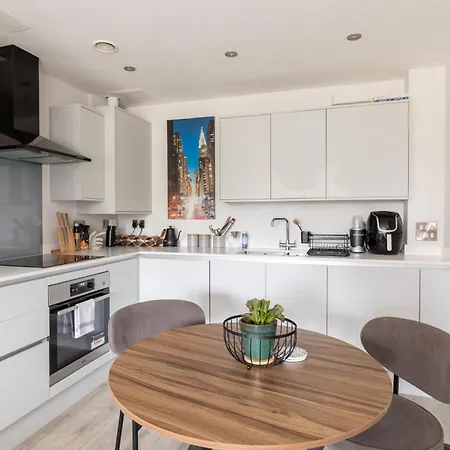 Homely 1Bd Flat Close To Waterfront * بريستول