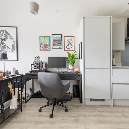 شقة Homely 1Bd Flat Close To Waterfront *